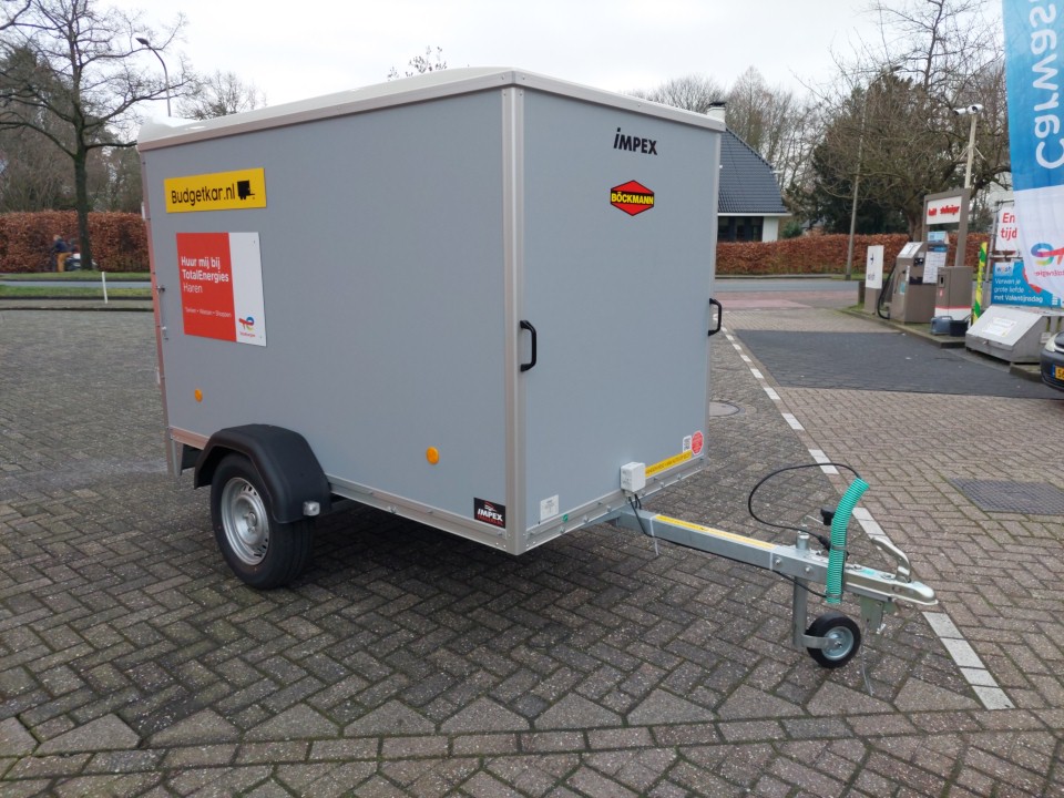 Kar 142 Dichte aanhanger met vaste opbouw standaard (250x135x155)